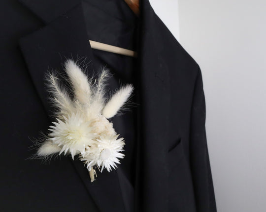 Mixed White Boutonnière